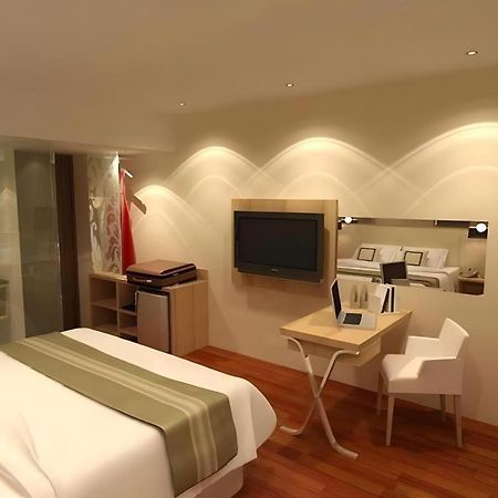 Hotel Horison Ultima Semarang Exterior foto