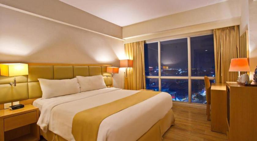 Hotel Horison Ultima Semarang Exterior foto