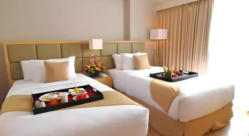 Hotel Horison Ultima Semarang Exterior foto