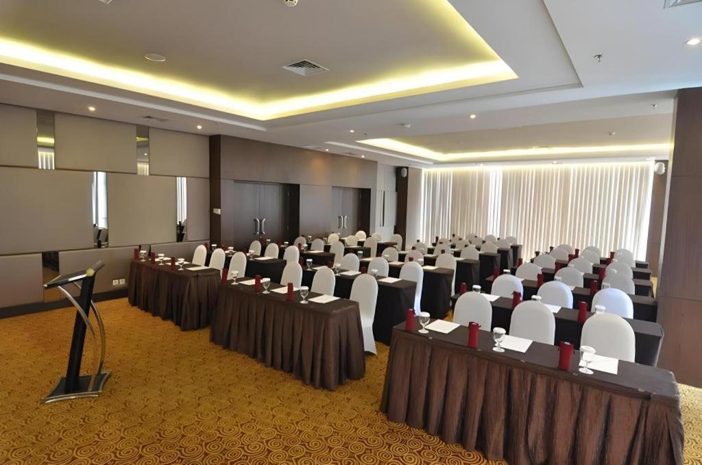Hotel Horison Ultima Semarang Exterior foto