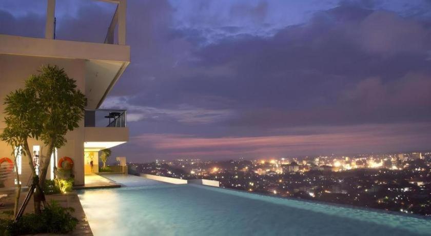 Hotel Horison Ultima Semarang Exterior foto