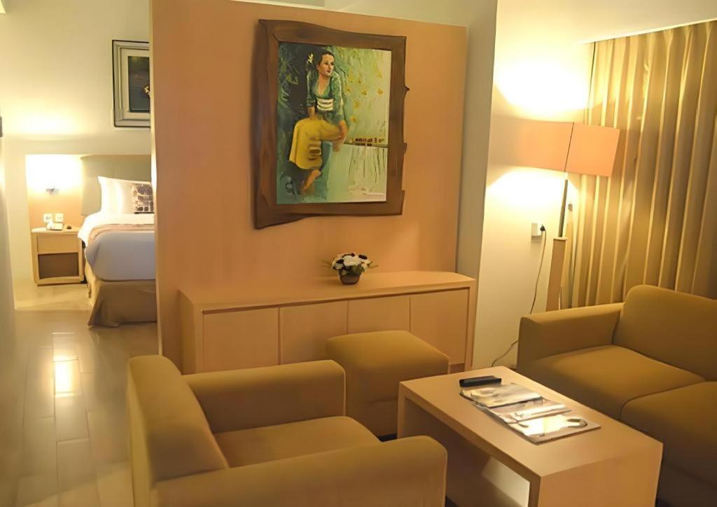 Hotel Horison Ultima Semarang Exterior foto