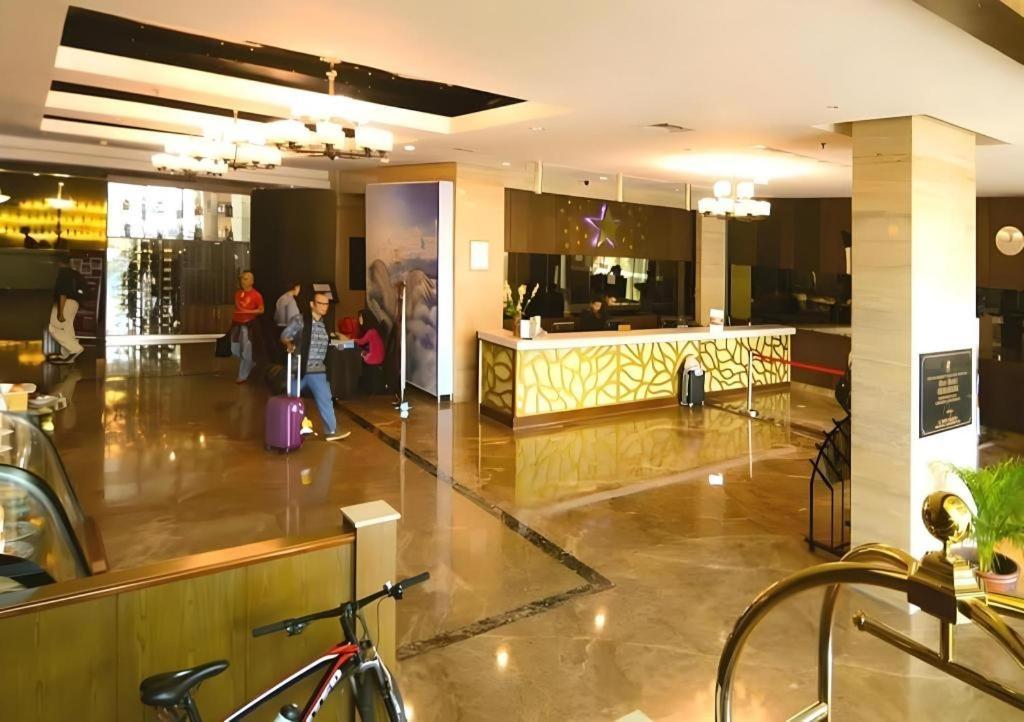Hotel Horison Ultima Semarang Exterior foto